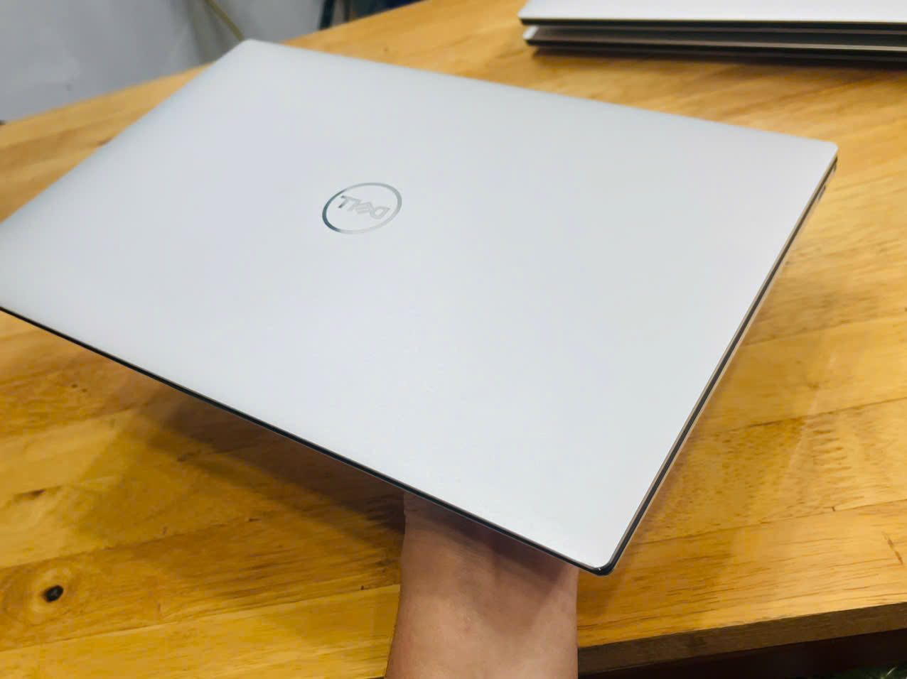 dell xps 9300 mẫu laptop xách tay giá rẻ